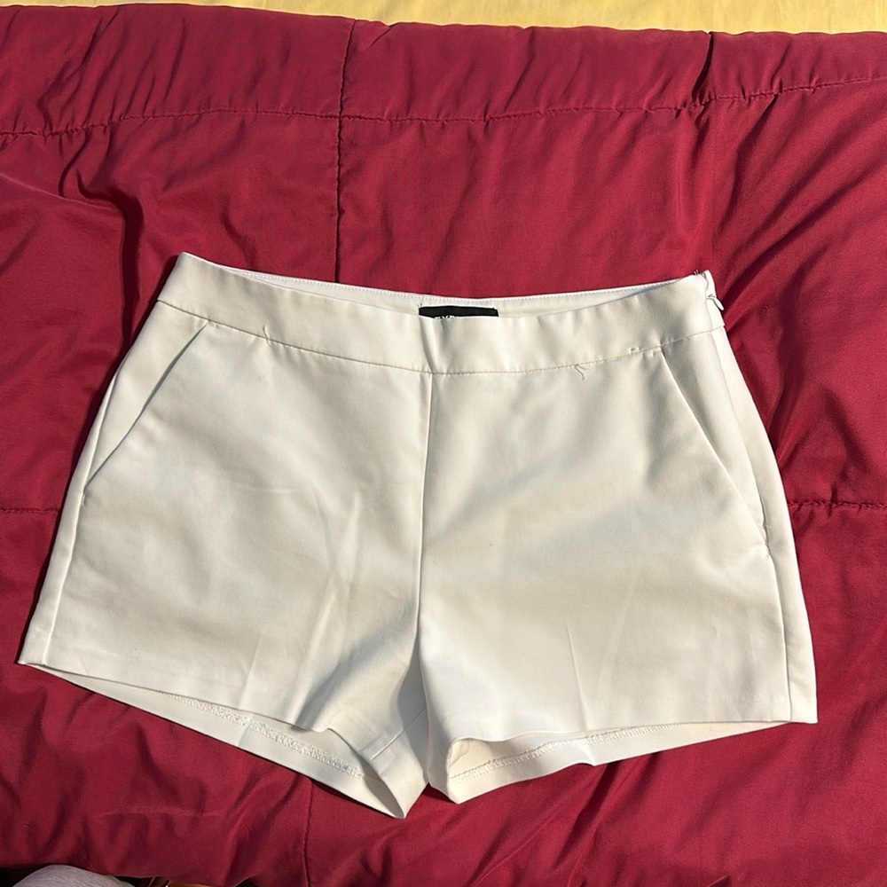 Express shortie mid rise size 6